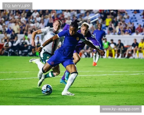 切尔西前场连续压迫，恩昆库造出整场最佳时机